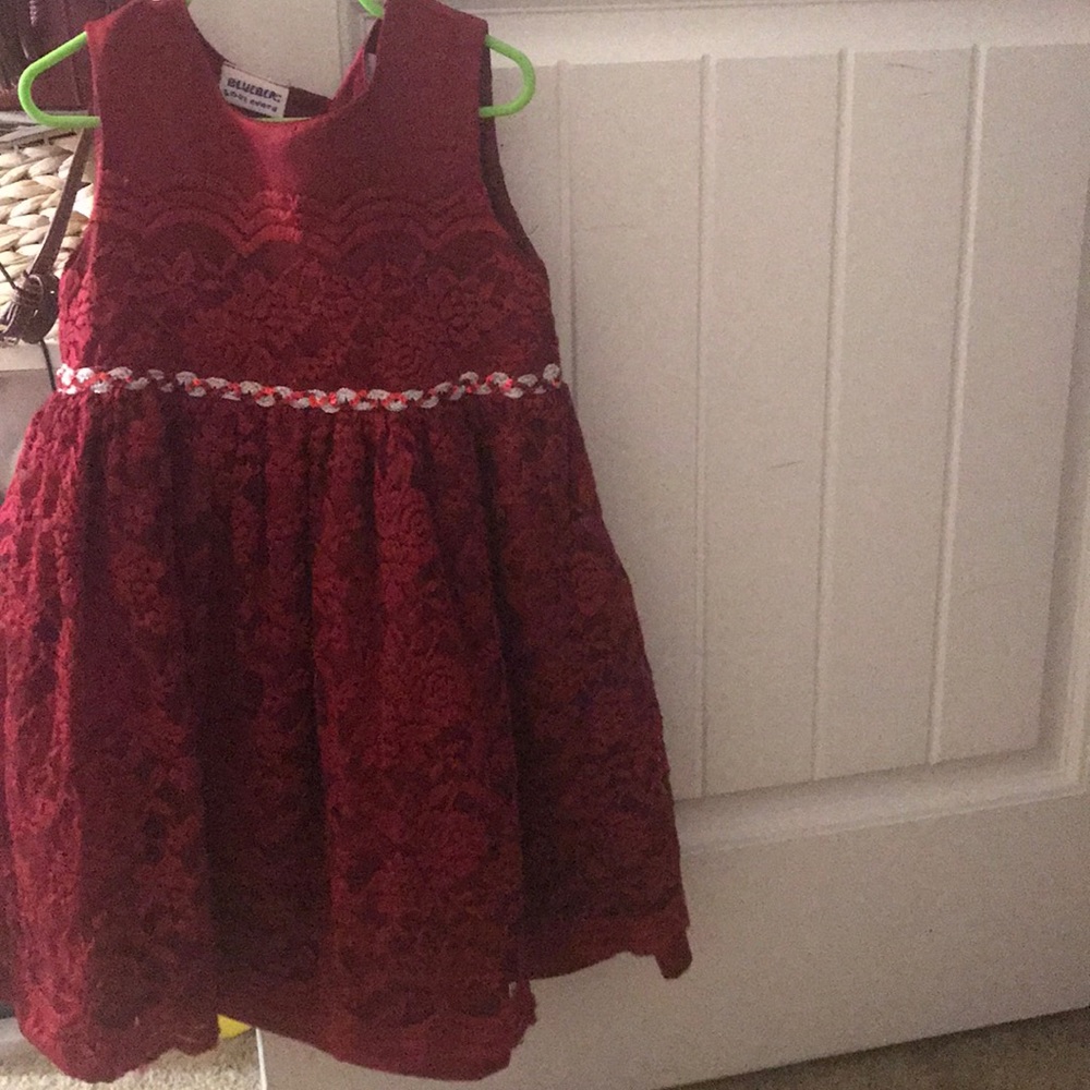 A nice Children’s Christmas dress.